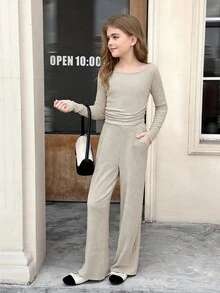SHEIN Serisse Kids 青少年女孩秋冬休闲时尚百搭罗纹露肩/露肩两用 T 恤上衣带口袋和直筒裤套装，适合周末、休闲外出、返校 - 淺灰色 - 查看 3