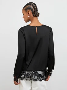Atasan Wanita Lengan Panjang Leher Bulat Warna Hitam dengan Hiasan Renda Satin - Hitam - View 2