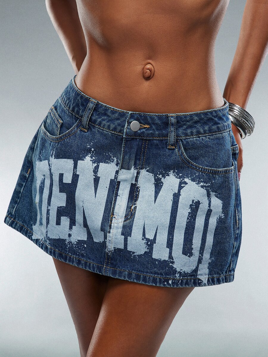 Denimoi 獨特水洗文字牛仔迷你裙 時尚街頭風 演唱會穿搭 It Girl 風格 - 中等水洗藍 - 查看 1