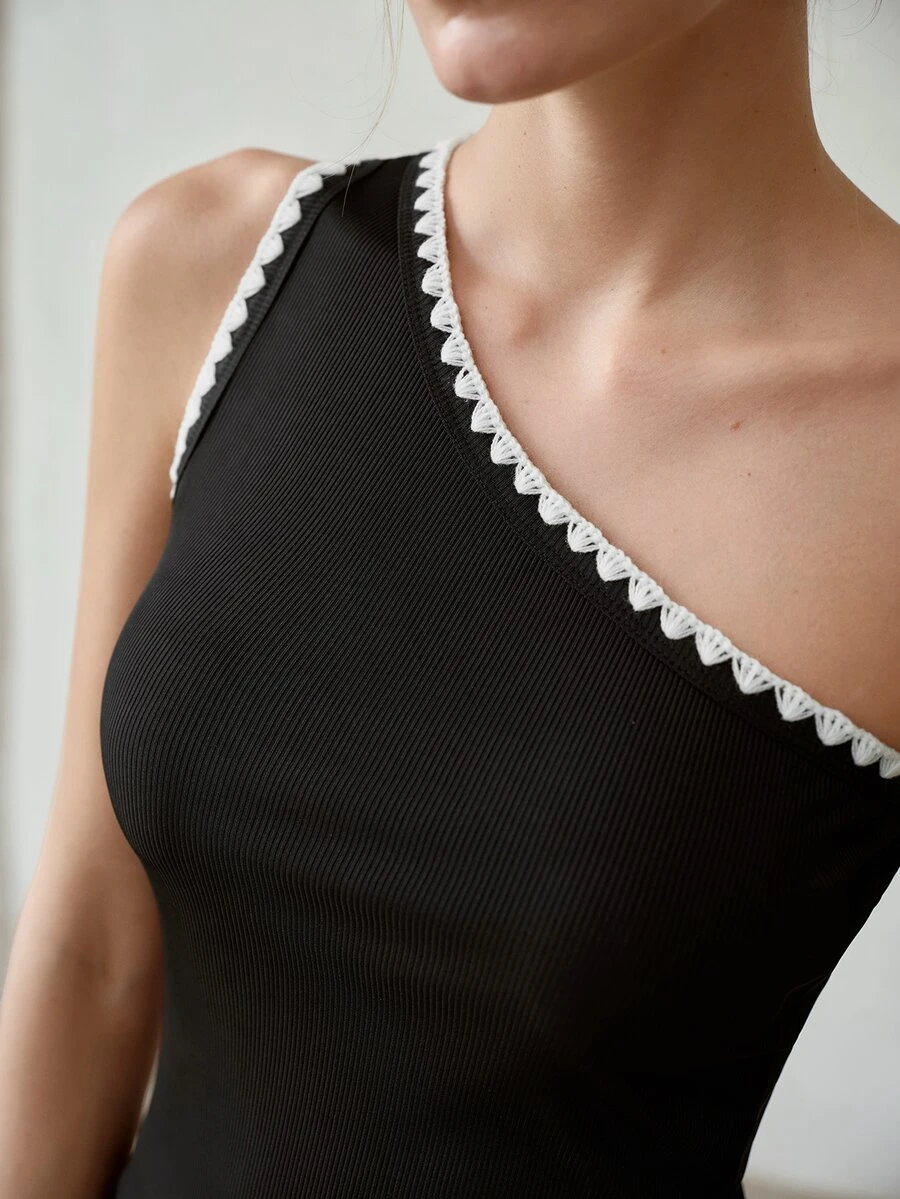 MOTF PREMIUM ONE SHOULDER CONTRAST BINDING SLIM FIT TOP - Black - View 1