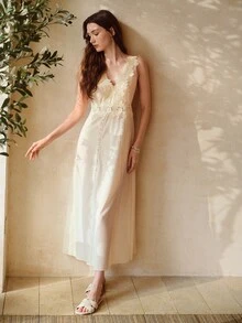 MOTF PREMIUM WOMEN'S MINIMALIST CONTRAST LACE SLEEP DRESS - Beige - View 5