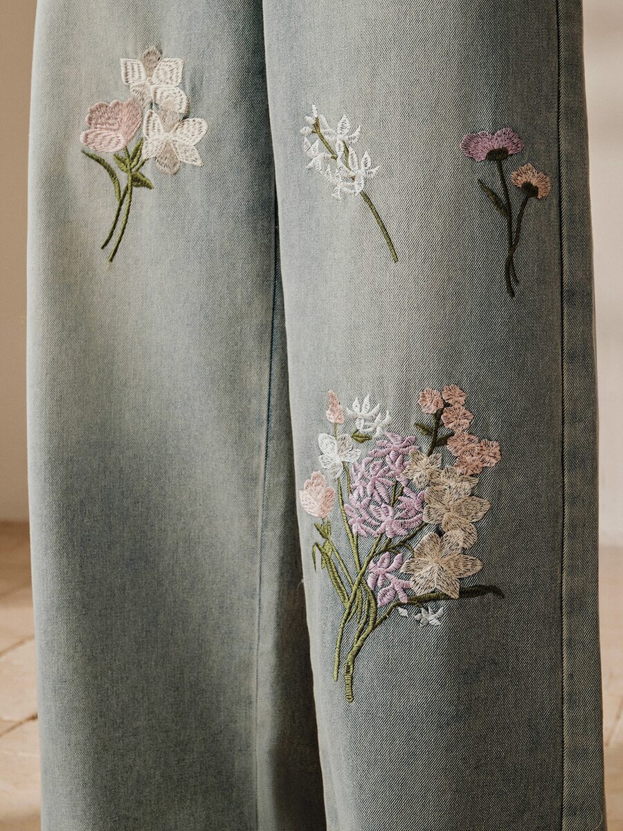 Anewsta 春季女款淺藍色牛仔褲 新款花卉刺繡水洗牛仔 百搭休閒通勤直筒牛仔褲 - 淺色水洗藍 - 查看 1
