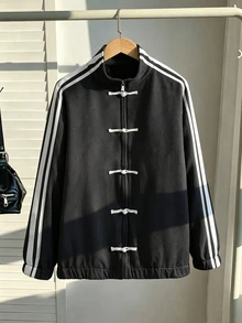 SHEIN 女款新中式青蛙扣麂皮夾克，春秋復古立領條紋側拼色寬鬆休閒國潮運動短版夾克上衣 - 灰色 - 查看 2