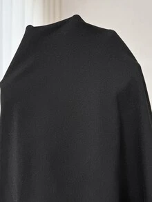 Plussiva Top de talla grande con escote con muesca y bajo curvo - Negro - Ver 5