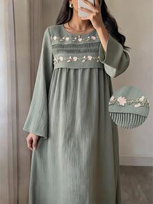 Yasmyna Women's Round Neck Applique Pleated Casual Party Travel Green Arabian Dress - Green - View 1