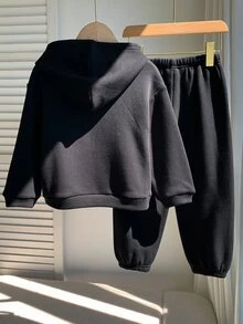 SHEIN 兒童小男孩拼接口袋連帽衛衣與工裝褲套裝 - 黑色 - 查看 4