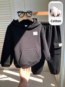 SHEIN 兒童小男孩拼接口袋連帽衛衣與工裝褲套裝 - 黑色 - 查看 3