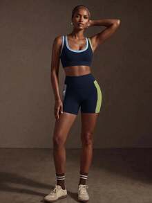 Zivah Setelan Olahraga Wanita Warna Biru Tua dengan Tank Top Pendek dan Celana Pendek Pinggang Tinggi dengan Kantong - Set untuk Gym, Yoga, dan Latihan. - Navy Blue - View 8