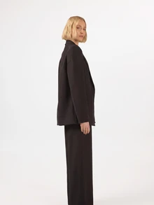 KÆRIA Hus Single-Breasted Tailored Blazer - Compact Contour Crepe Suiting - Black - Office Business, Work, Suit Set Summer Casual, Office - Black - View 3