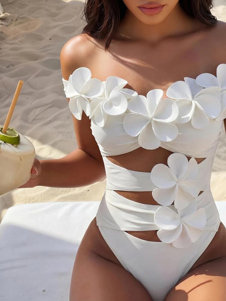 SHEIN Swim 2026新款女款夏季海灘度假優雅3D花卉裝飾純色露肩無肩帶露背性感鏤空抓皺一件式泳衣 - 白色 - 查看 9