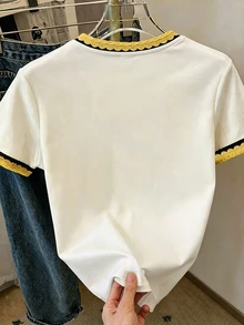 Resyla 女款夏季休閒可愛時尚甜美田園風白色動物印花蜜蜂雛菊圖案對比飾邊圓領短袖T恤 - 彩色 - 查看 2