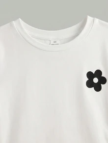 SHEIN 少女春夏时尚休闲简约白色印花T恤搭配黑白条纹针织裤两件套，适合日常、居家、外出、上学、度假等各种场合。 - 黑與白 - 查看 3