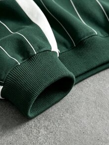 Manfinity EMRG Sweatshirt Pria Model Setengah Resleting dengan Kancing dan Cetakan Grafis dan Huruf Ksatria - MultiWarna - View 4