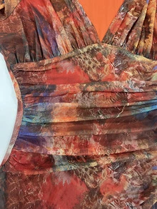 SHEIN Gaun Bodycon Gaya Boho Seksi Musim Gugur/Dingin, Motif Lukisan Minyak Cokelat Tua, Jala Gradien, Leher V Dalam, Lengan Mengembang Berkerut, dan Hem Asimetris. - Burnt Orange - View 5