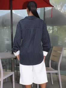 Steph T Blus Wanita Kasual Longgar dengan Motif Garis-Garis Kontras dan Kancing Asimetris, Elegan, Cocok untuk Musim Semi dan Gugur - Navy Blue - View 2
