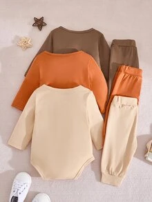 SHEIN 这款三件套连体衣套装采用优质面料精心设计，为婴幼儿提供舒适便捷的穿着体验。套装包含三件连体衣，每件款式和细节各不相同，满足宝宝在不同场合的各种穿着需求。中性婴儿服装，保暖婴儿服装，男女宝宝通用服装，秋冬季时尚套装。 - 彩色 - 查看 3