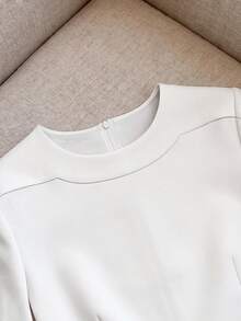 SHEIN Franclia 女款素色圓領休閒百搭日常出遊襯衫 - 白色 - 查看 6