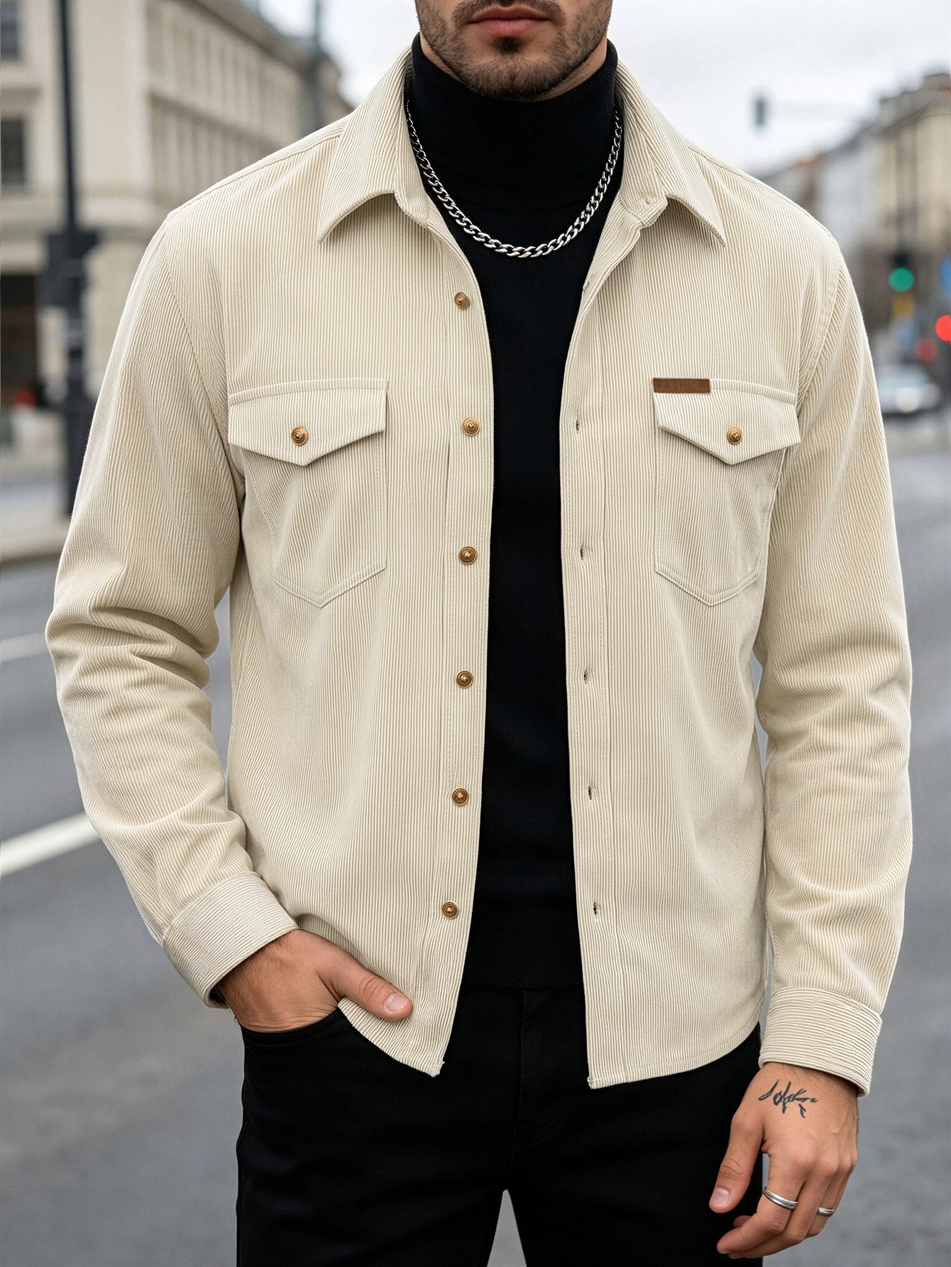 Manfinity Homme قميص جاكيت من الكوردروي للرجال من مانفينيتي، مزيج من ملابس الشارع الحضرية والأسلوب الكاجوال.