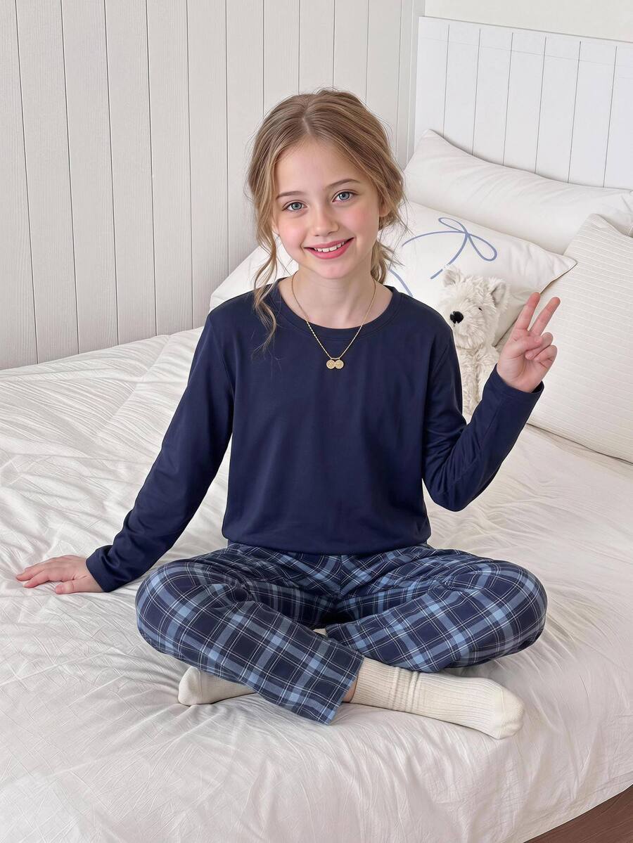 SHEIN Set Pakaian Tidur Rumah Kasual Sehari-hari untuk Remaja Perempuan: Atasan Lengan Panjang Warna Polos dan Celana Kotak-kotak - Navy Blue - View 1