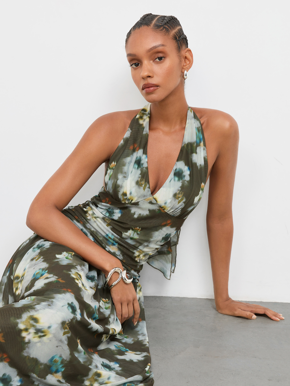 SHEIN Maija Women's Floral Print Long Dress, V-Neck, Slim Fit, Cinched Waist, A-Line, Autumn, Urban, Holiday Vacation Country Vintage Festival Homecoming