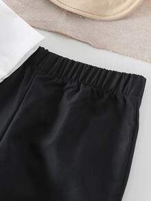 SHEIN 3件套婴儿/男童套装：1件白色纽扣长袖衬衫，1件心形图案黑色罗纹领针织背心，1条黑色梭织长裤，适合初秋、上学、日常、度假穿着。男童服装，男童套装，男童毛衣背心，男童服装，男童套装，男童时尚，男童条纹背心套装，男童秋冬熊图案婴儿服装，男童休闲套装，黑白男童套装 - 彩色 - 查看 7