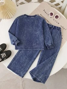 Girls Spring/Autumn Denim Knit 2-Piece Set, Top With Round Neck Long Sleeve Cropped Design, Ribbed Cuffs, White Bow Embroidery On Left Chest, Matching Wide Leg Pants With White Bow Embroidery, Washed Distressed Texture, Vintage Casual Style, Suitable For Spring/Autumn Wear - Dark Wash - View 3