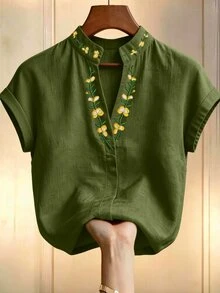 SHEIN LUNE 女款夏季復古刺繡立領短袖襯衫，溫柔風V領花卉上衣，修身百搭通勤度假風 - 軍綠色 - 查看 4