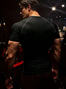 GymBeat 男士短袖修身健身運動T恤，健身房適用 - 黑色 - 查看 2