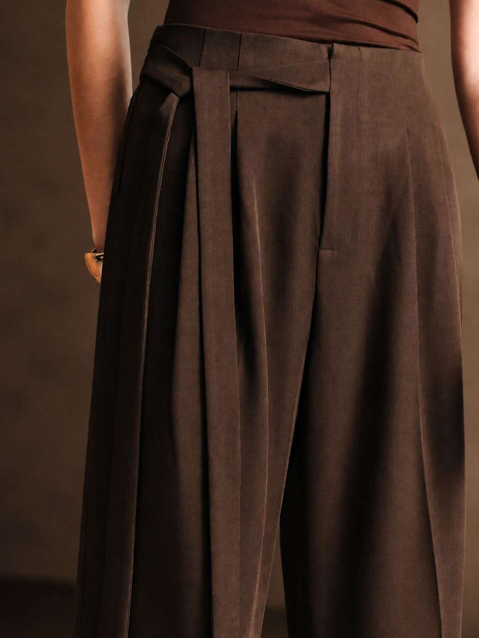 Modern Retro Women's Coffee Brown High-Waist Pleated Wide-Leg Office Wear Suit Trousers