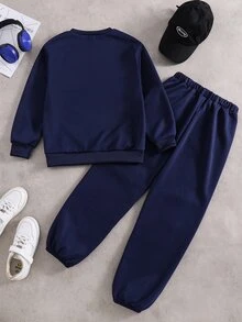 SHEIN 2件組青少年男孩時尚衛衣與長褲套裝，胸前翅膀印花，酷炫街頭風，獨特時尚，柔軟舒適面料，易穿脫，適合春秋季，適用於各種場合，適合上學與外出，熱銷青少年男孩必備兩件套，秋冬/秋季 - 藏蓝色 - 查看 3