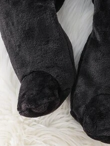 SHEIN 新生兒男嬰女嬰秋冬款可愛休閒日系毛茸茸防焰連帽連腳連身衣 中性童裝 冬季假期派對黑色萬聖節 - 黑色 - 查看 6