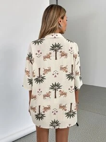 SHEIN Essnce 2 قطعة/مجموعة قميص بأكمام قصيرة وشورت بطبعة أشجار النخيل للنساء للعطلات والشاطئ باللون البيج الصيفي الاستوائي - متعدد الألوان - مشاهدة 6