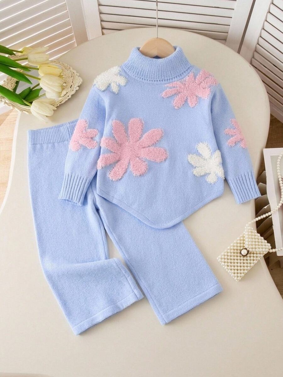 SHEIN Vintaside Kids 2件組女童毛衣套裝,淺藍色高領不對稱下擺,簡約清新粉色與白色花卉提花圖案套頭毛衣,搭配淺藍色直筒毛衣長褲,溫柔甜美風格,適中厚度,整齊下擺,緊口袖口,精緻圖案,舒適適合日常穿著、外出、上學及其他場合,適用秋冬 - 藍色 - 查看 1