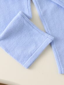 SHEIN Vintaside Kids 2件組女童毛衣套裝，淺藍色高領不對稱下擺，簡約清新粉色與白色花卉提花圖案套頭毛衣，搭配淺藍色直筒毛衣長褲，溫柔甜美風格，適中厚度，整齊下擺，緊口袖口，精緻圖案，舒適適合日常穿著、外出、上學及其他場合，適用秋冬 - 藍色 - 查看 8