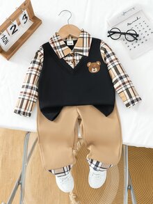 SHEIN Playful Pals 男嬰格紋卡通圖案 2 合 1 POLO 衫與長褲休閒日常套裝 - 卡其色 - 查看 1