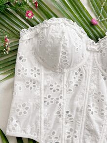 Soleia 女款春夏浪漫熱帶可愛度假上衣，雛菊刺繡、紋理印花與3D花卉裝飾，休閒野餐穿搭，白色花卉 - 白色 - 查看 7