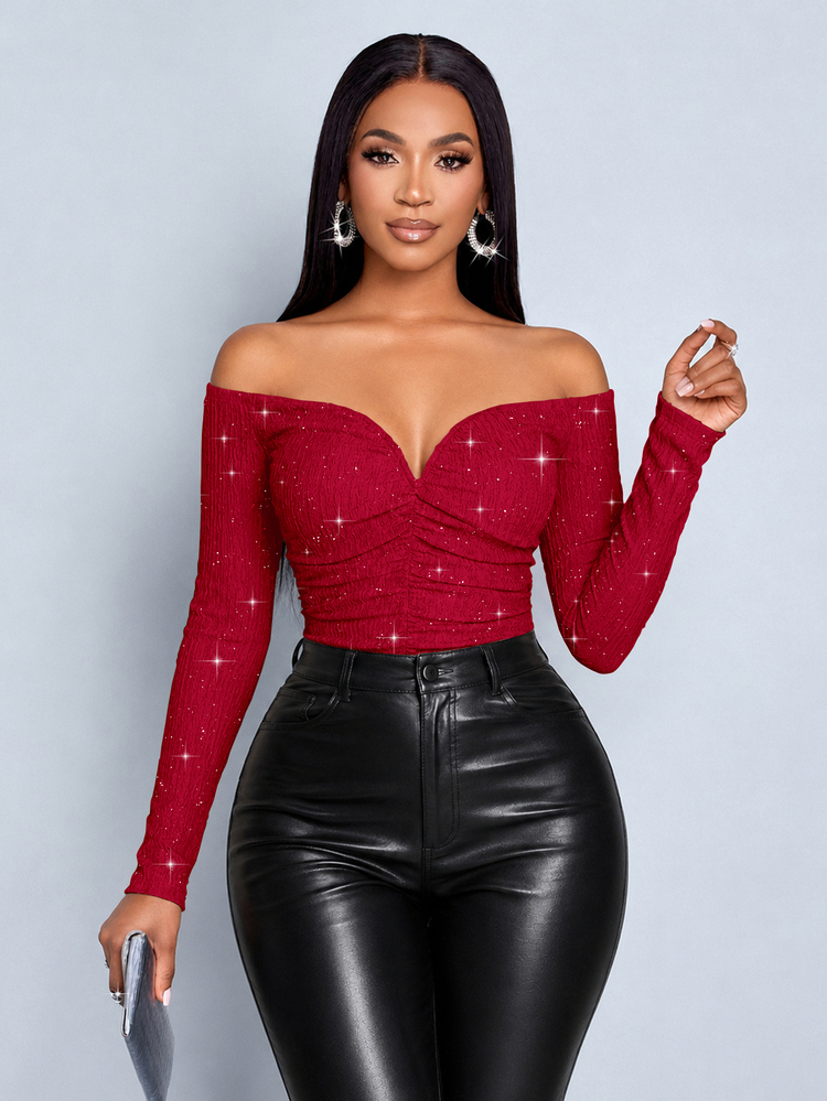 SOLERSUN Kaos Crop Off Shoulder Berkerut untuk Wanita, Kaos Lengan Panjang Bertekstur Slim Fit dengan Leher Bentuk Hati - Burgundy - View 4