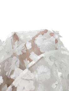 Silquee 優雅女款西裝外套，飾有3D花卉圖案與翻領設計。白色西裝外套，適合通勤與度假，秋季女裝穿搭 - 白色 - 查看 3