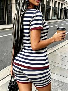 Rovax 女士条纹圆领短袖T恤和短裤休闲两件套 - 彩色 - 查看 2