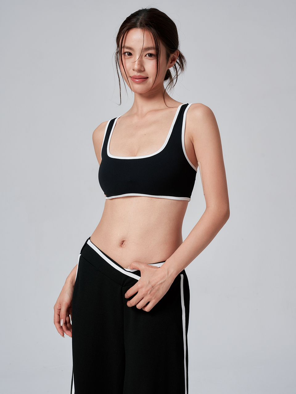 Autumn/Summer Korean Style White & Black Colorblock Camisole Tank Top & Straight Leg Casual Wide Leg Long Pants Fitness Women's Sports 2 Pieces Set