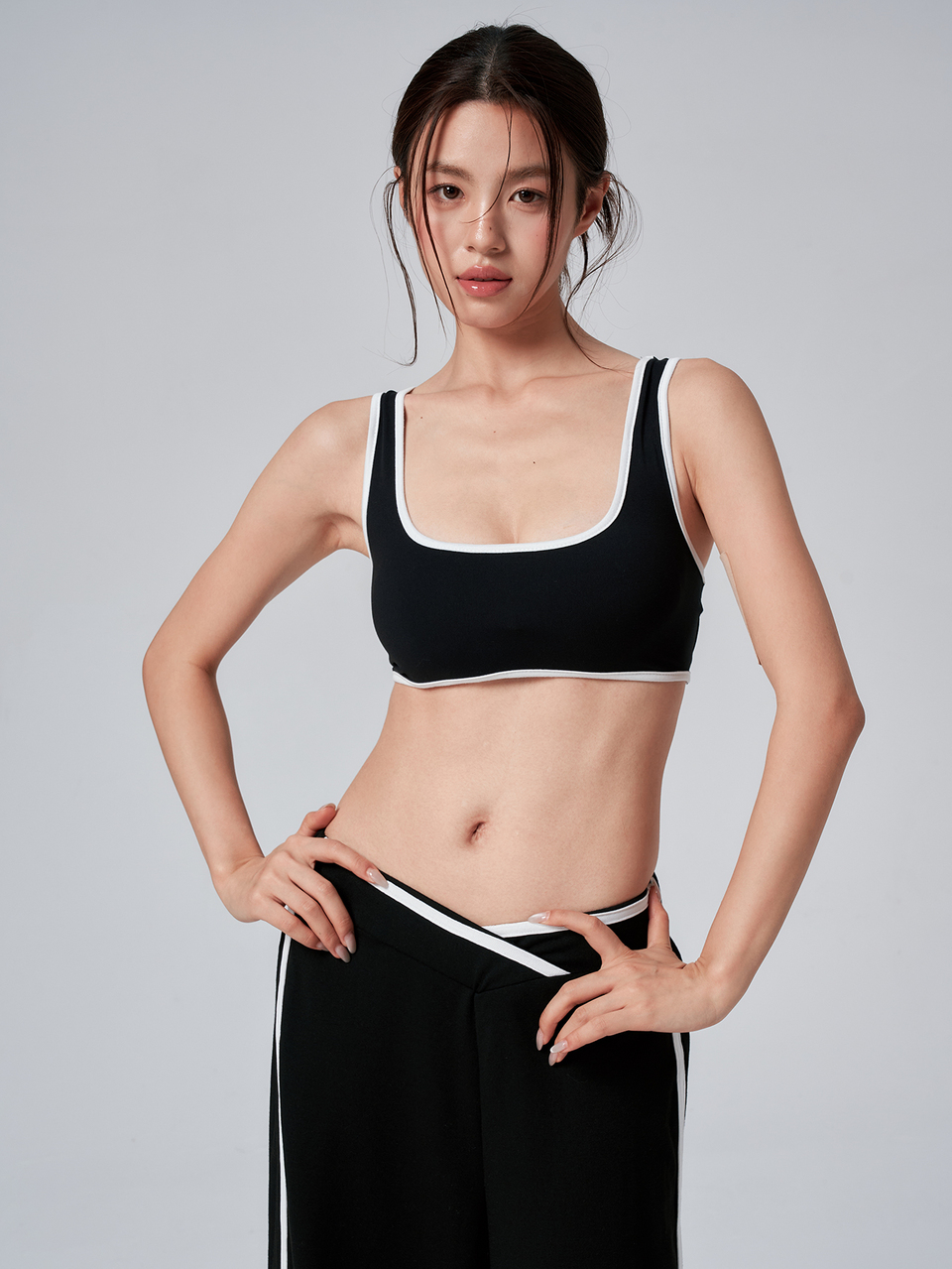 Autumn/Summer Korean Style White & Black Colorblock Camisole Tank Top & Straight Leg Casual Wide Leg Long Pants Fitness Women's Sports 2 Pieces Set