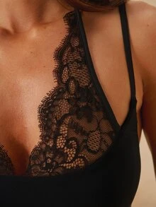 SHEIN BAE 女款優雅黑色細肩帶蕾絲拼接V領連身衣，派對之夜疊穿單品，夏季祭典穿搭，海灘時尚單品 - 黑色 - 查看 5