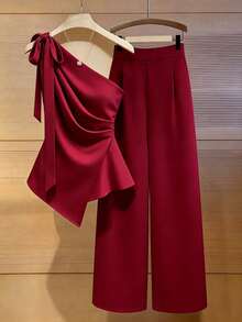 SHEIN Franclia 女款優雅休閒單肩繫帶不對稱下擺上衣與長褲兩件套，杏色，舞會禮服，春夏套裝，沙灘穿搭，優雅派對套裝，休閒套裝，婚禮賓客套裝，女款奢華晚禮服，女款度假穿搭，女款畢業套裝，女款通勤穿搭 - 酒紅色 - 查看 1
