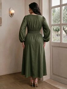 Modelyn 大尺碼女款純綠色重疊V領燈籠袖優雅洋裝 - 墨綠色 - 查看 2