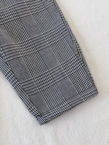 SHEIN Playful Pals 2件組男嬰 Polo 衫長褲套裝，學院風可愛杏色小熊仿兩件式格紋長袖翻領休閒款，適合生日派對、秋季慢跑、周歲生日、復古風 - 白色 - 查看 5
