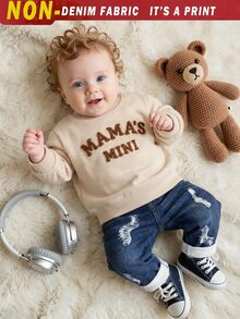 SHEIN Playful Pals 2件套/男嬰服飾時尚休閒可愛運動風秋冬新款，刺繡英文字母圖案，杏色長袖圓領衛衣上衣 + 藍色休閒牛仔風長褲，柔軟舒適面料，適合日常穿著或戶外 - 杏色 - 查看 5