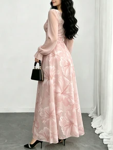 Modelyn 芙蓉碎花时尚方领灯笼袖女士长连衣裙，夏季收腰连衣裙，浅粉色碎花连衣裙，适合夏季度假和日常穿着 - 彩色 - 查看 2