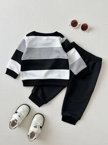 SHEIN Playful Pals 2件組 幼兒男嬰運動衫與慢跑長褲套裝，可愛黑白條紋熊貼布，長袖圓領，休閒版型，適合生日派對、秋季慢跑與居家舒適穿著 - 黑與白 - 查看 2
