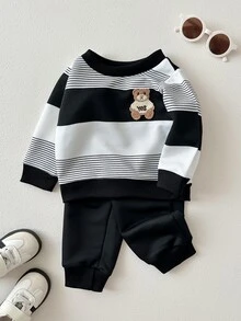 SHEIN Playful Pals 2件組 幼兒男嬰運動衫與慢跑長褲套裝，可愛黑白條紋熊貼布，長袖圓領，休閒版型，適合生日派對、秋季慢跑與居家舒適穿著 - 黑與白 - 查看 3