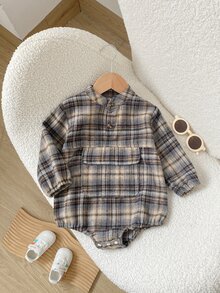 SHEIN Playful Pals 嬰兒時尚拼接連身衣，男嬰春秋格紋大口袋連身衣，戶外穿著 - 彩色 - 查看 5